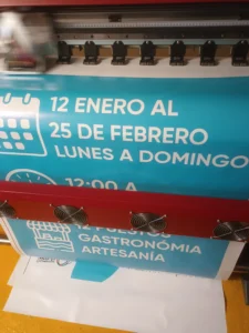 Pendón publicitario en tela PVC