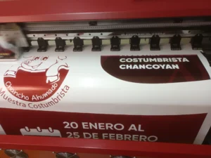 Pendón publicitario en tela PVC