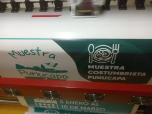 Pendón publicitario en tela PVC