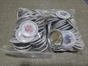 Chapitas publicitarias alfiler 9